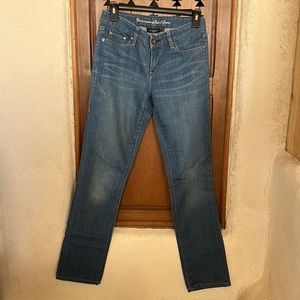 Levi’s Mid Rise Straight 552 size 4/27
